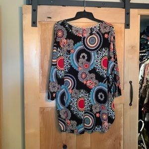 Sassy tunic top, stretchy, roomy, 20-24W